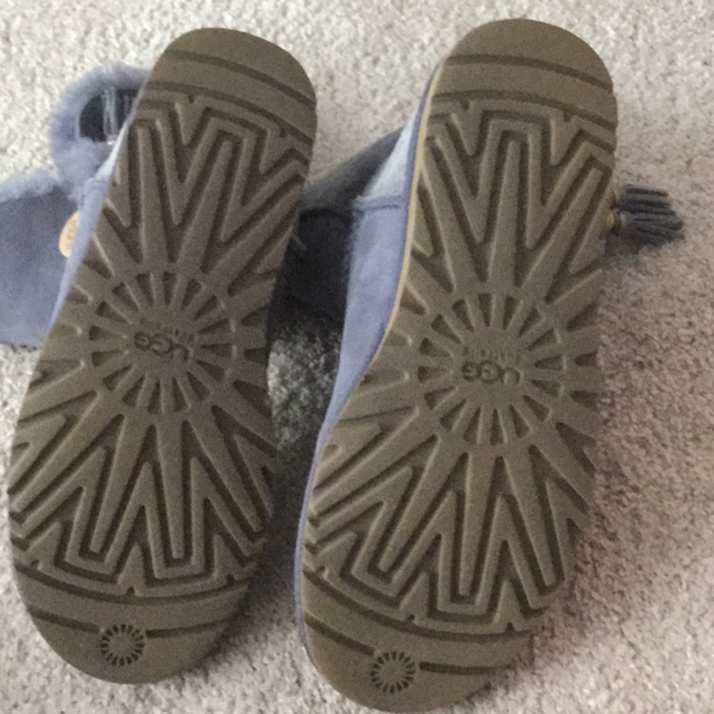 UGGS button boots - Picture 4 of 6